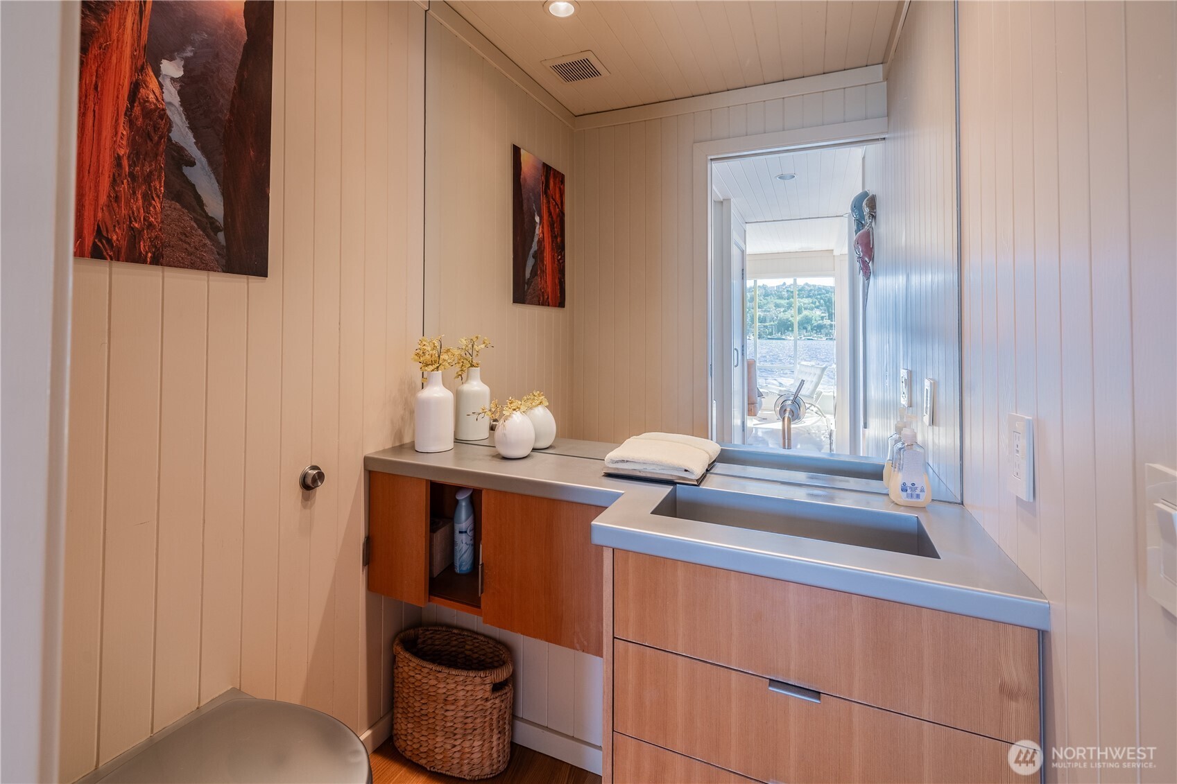 2017 Fairview Avenue E Unit: I