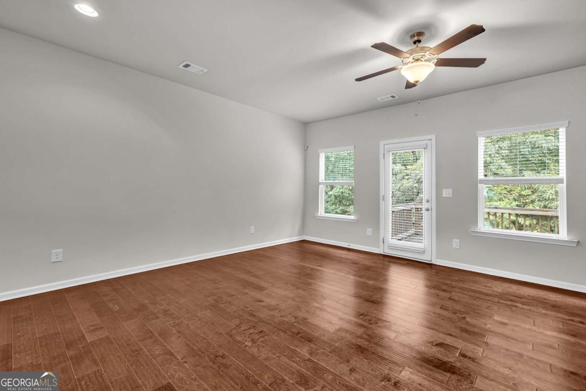 893 Society Circle SW