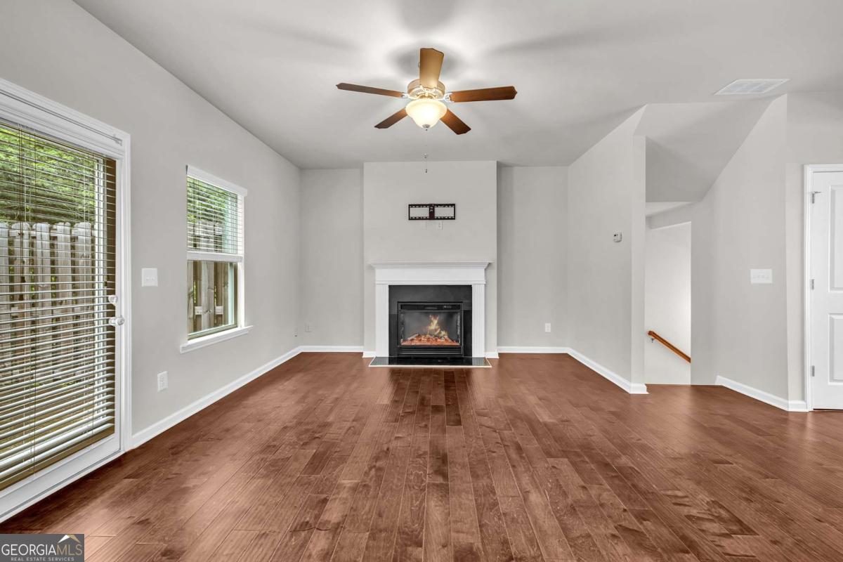 893 Society Circle SW