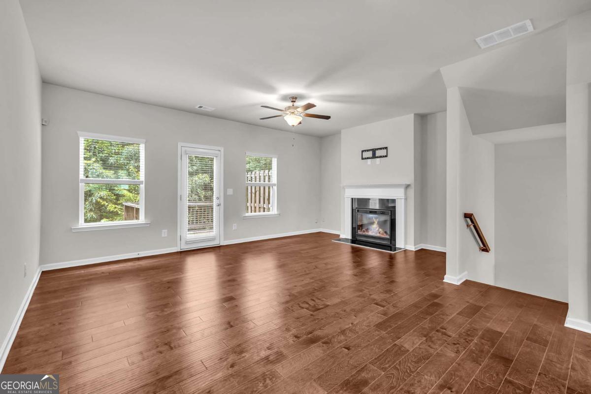 893 Society Circle SW