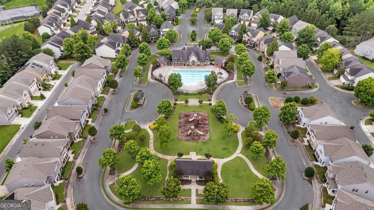 893 Society Circle SW