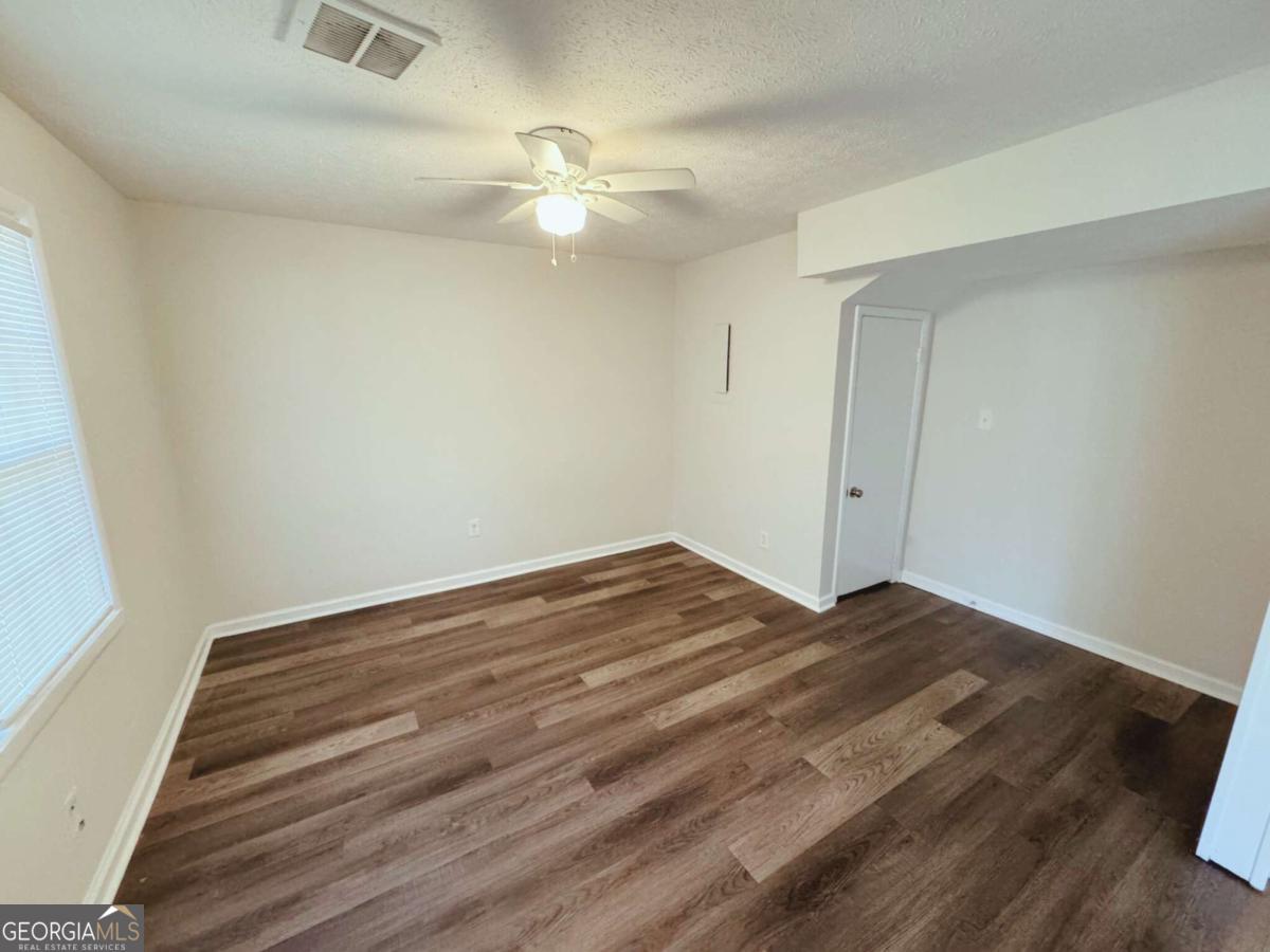 1016 Waterside Drive SE