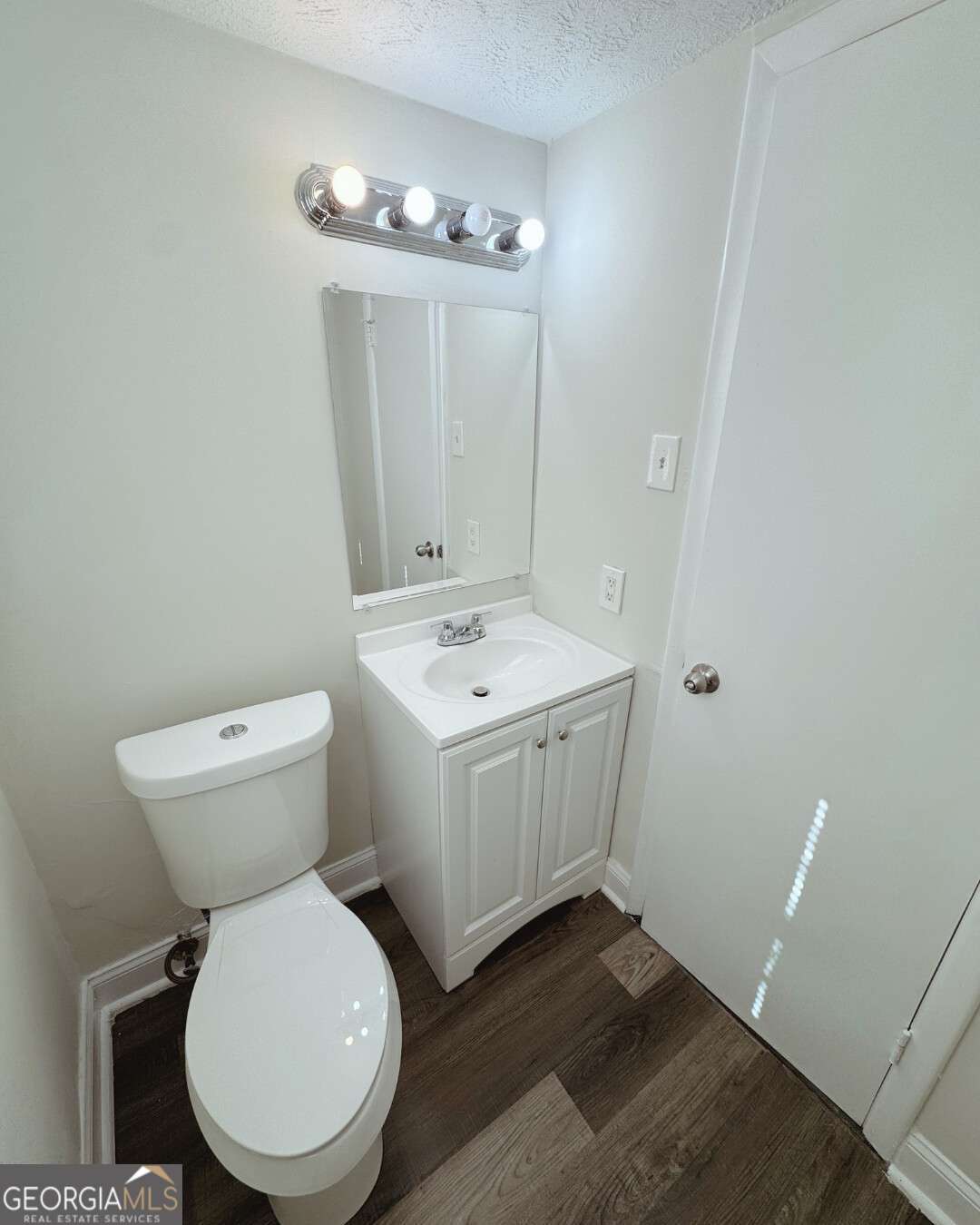 1016 Waterside Drive SE