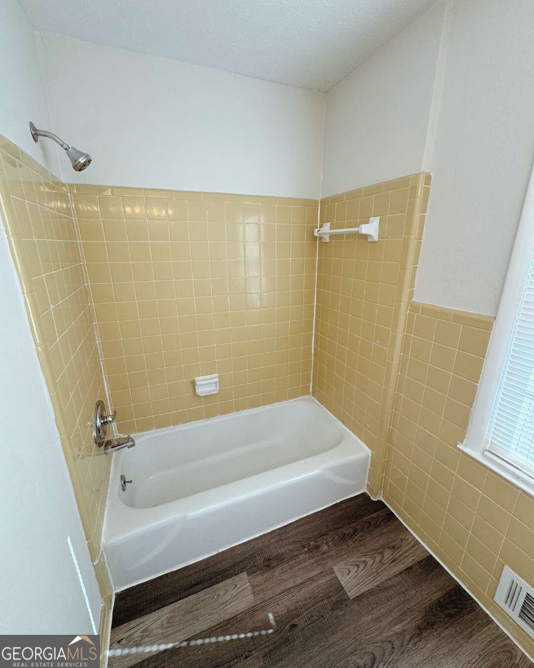 1016 Waterside Drive SE