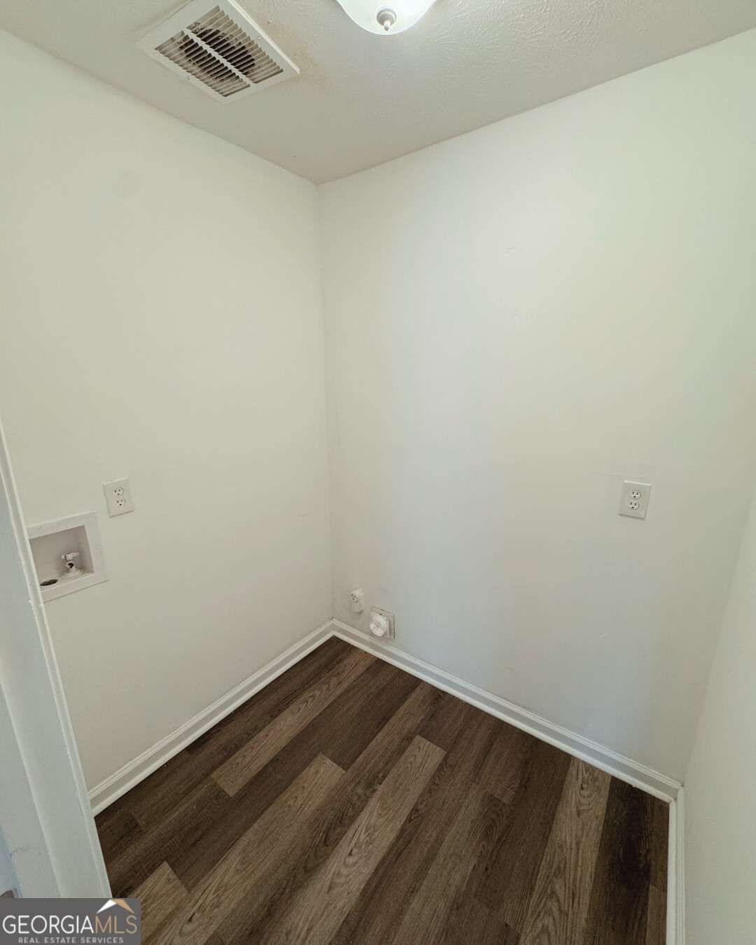 1016 Waterside Drive SE