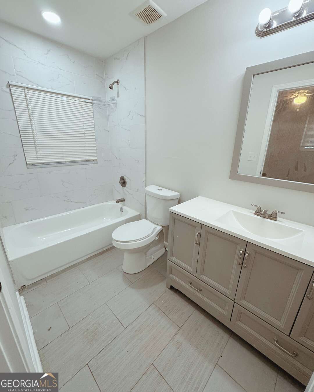 2933 Port Royal Lane