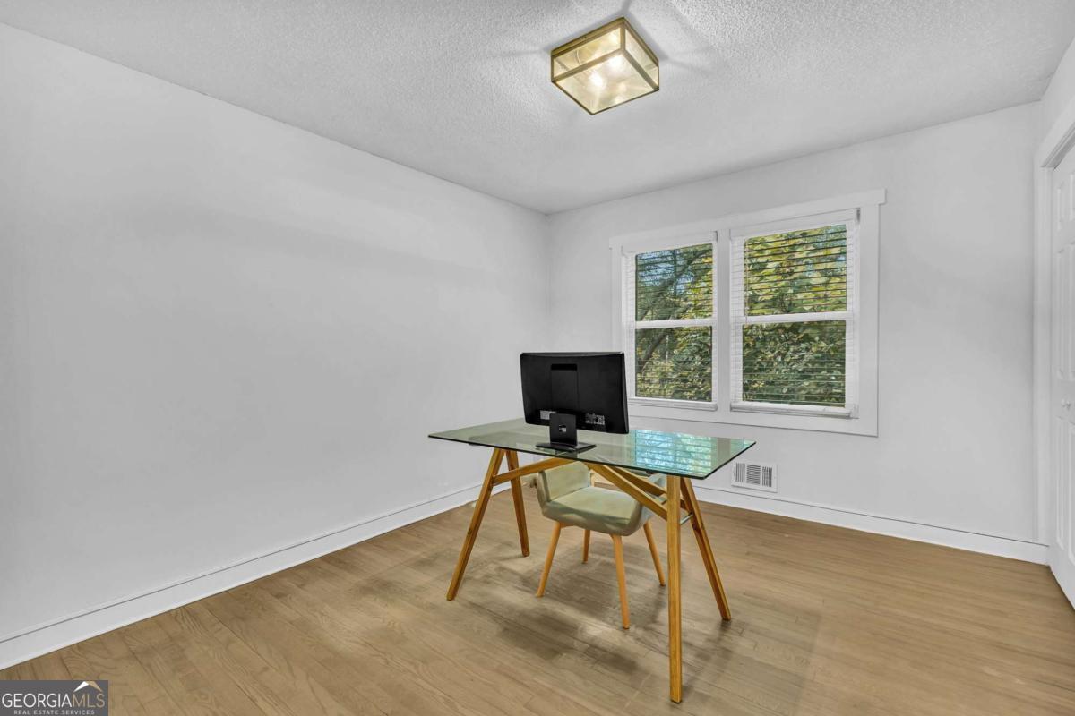 1059 Osborne Street SW