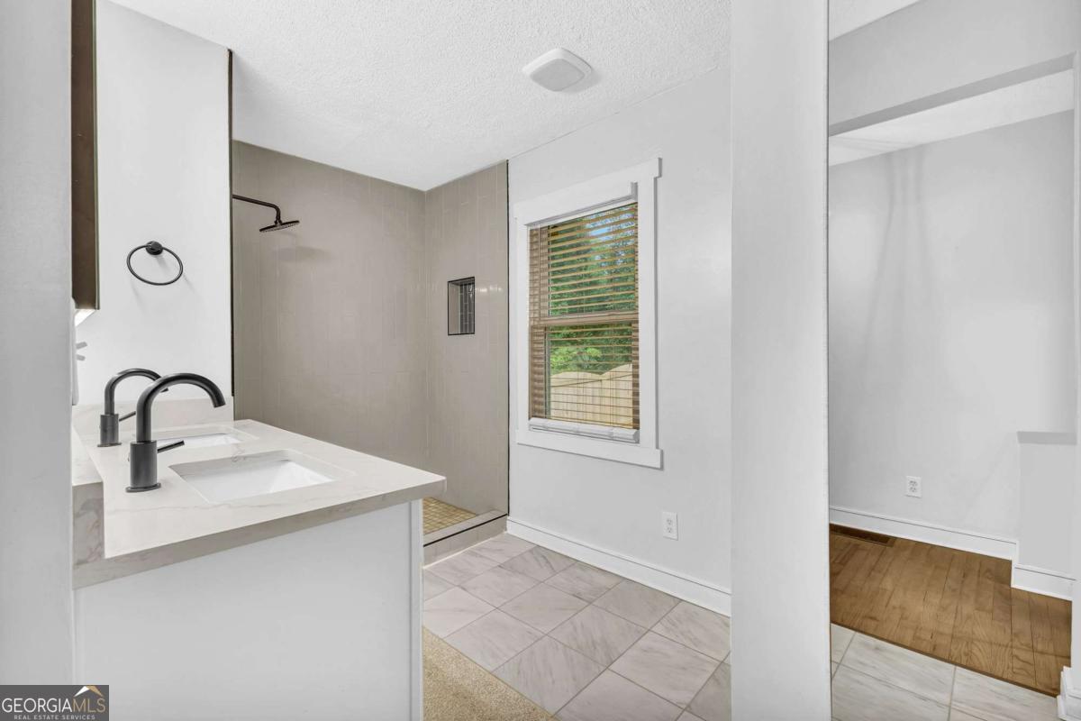 1059 Osborne Street SW