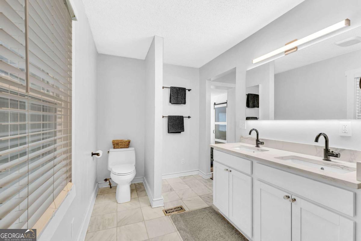 1059 Osborne Street SW