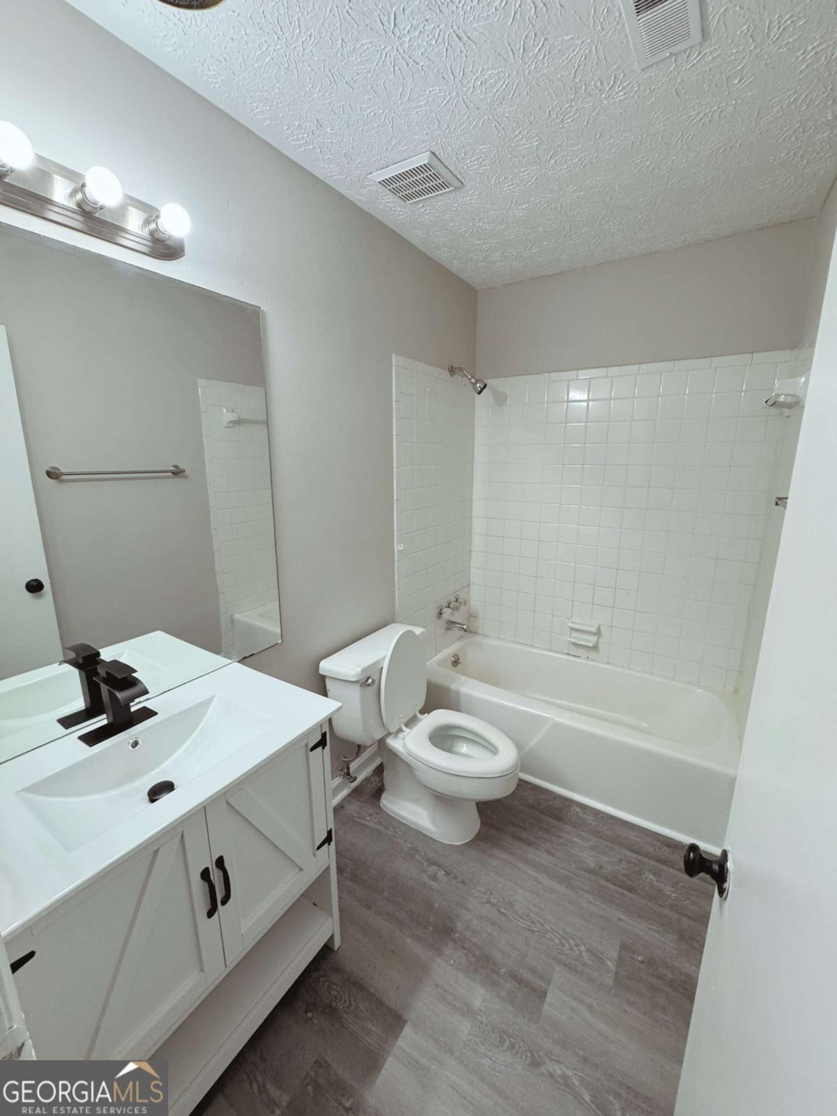 2525 Terrace Trail
