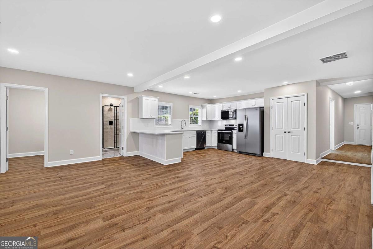 955 Columbia Drive