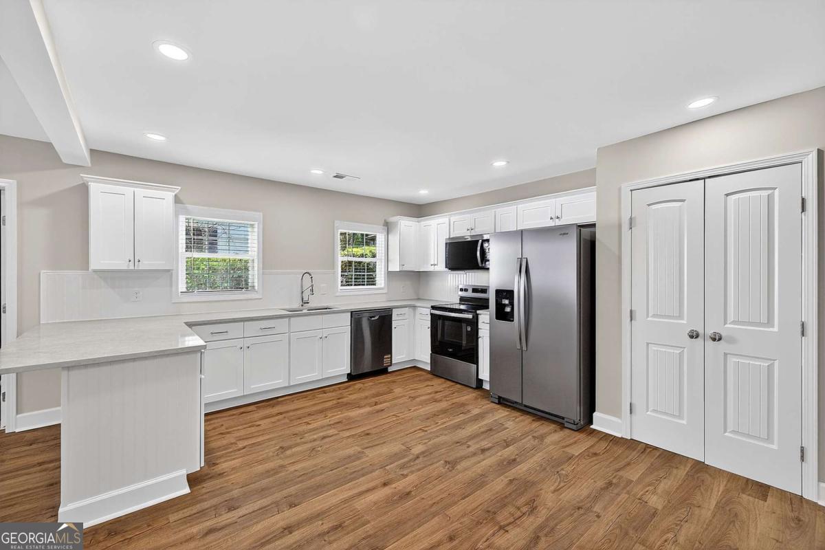 955 Columbia Drive