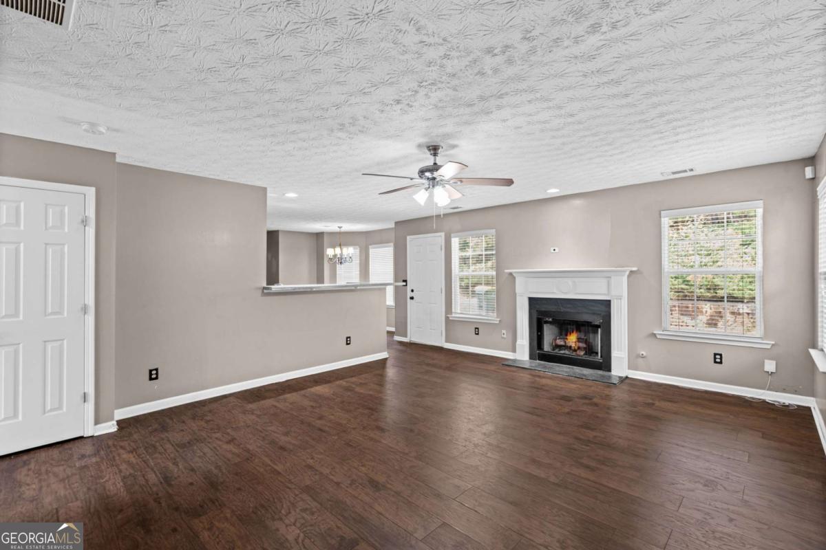 3865 Crescent Walk Lane