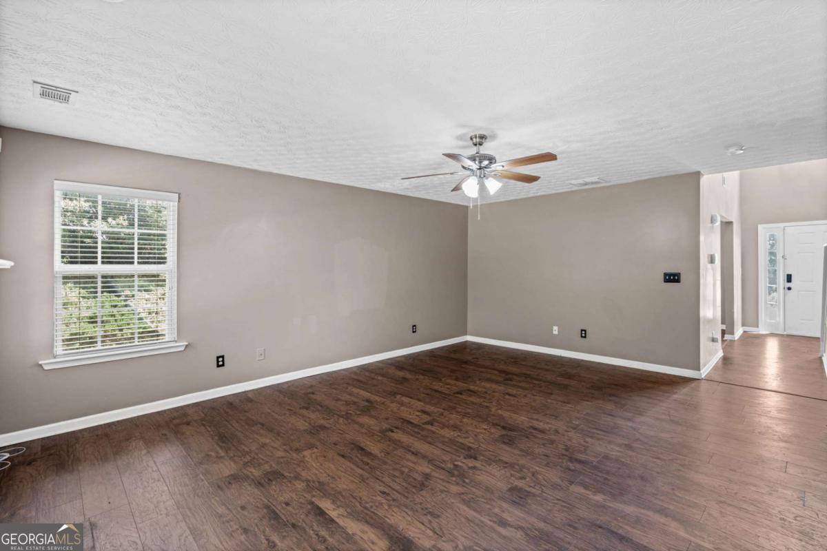 3865 Crescent Walk Lane