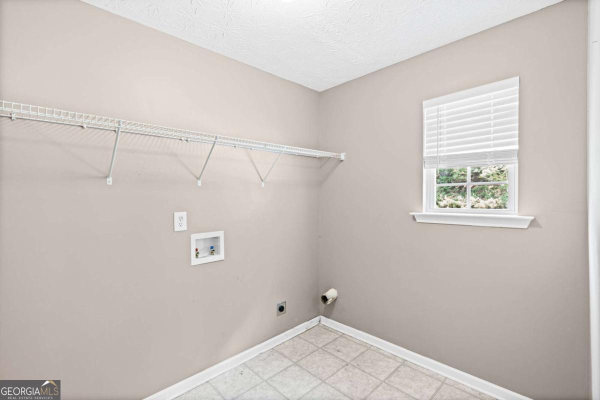 3865 Crescent Walk Lane