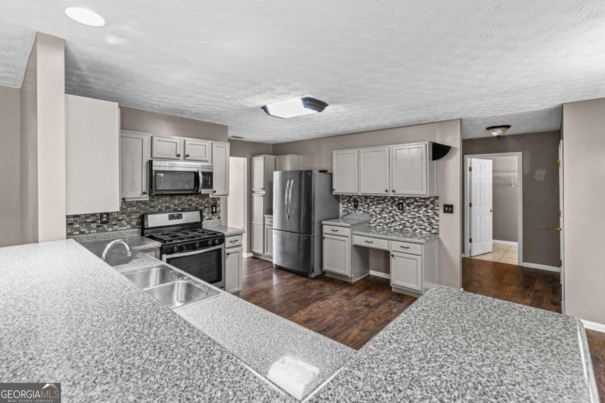 3865 Crescent Walk Lane