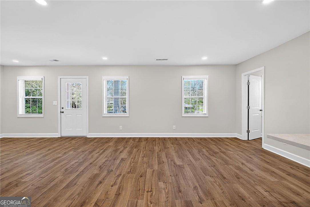 955 Columbia Drive