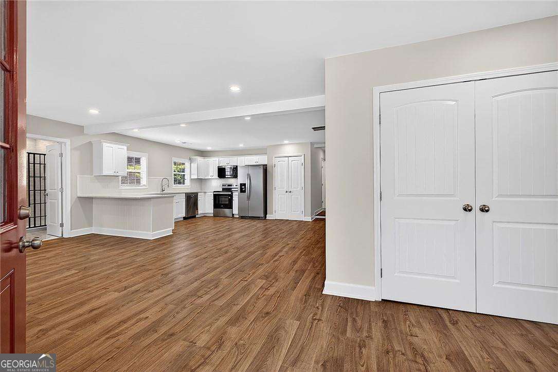 955 Columbia Drive