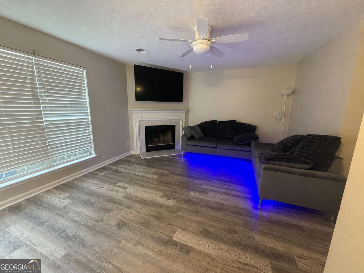 1015 Rock Creek Lane