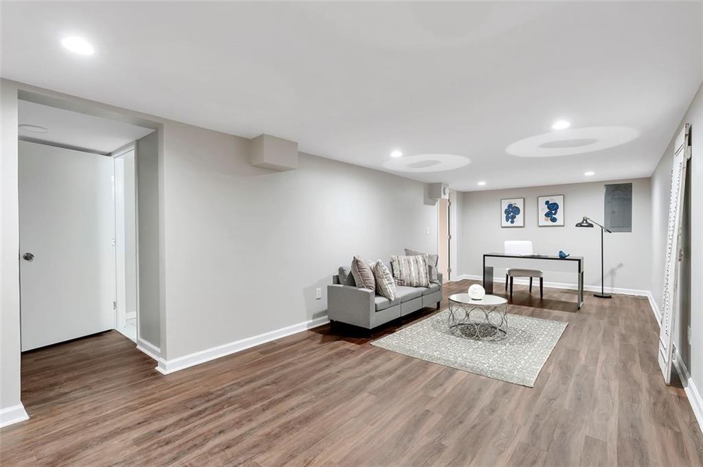 262 CHURCH Road SW
