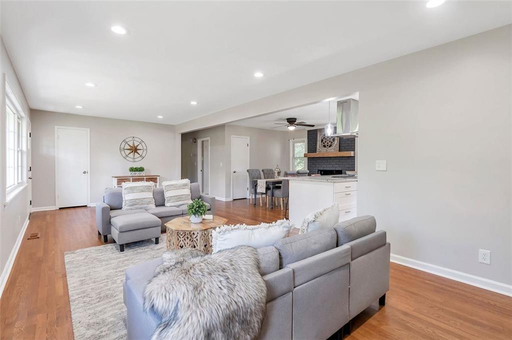 262 CHURCH Road SW