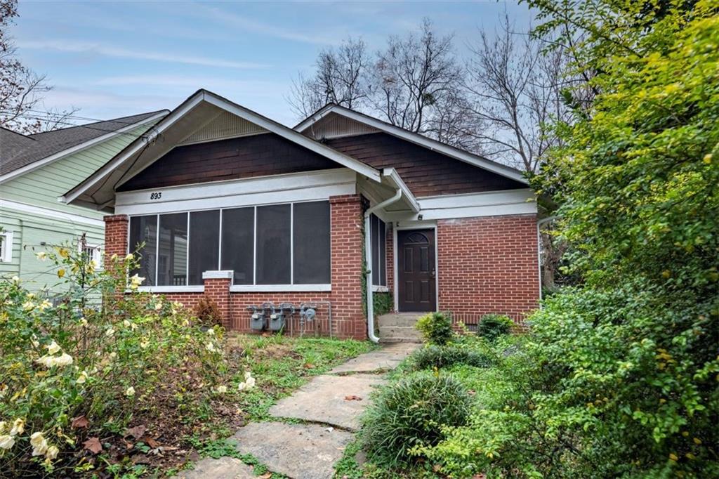 893 Monroe Circle NE