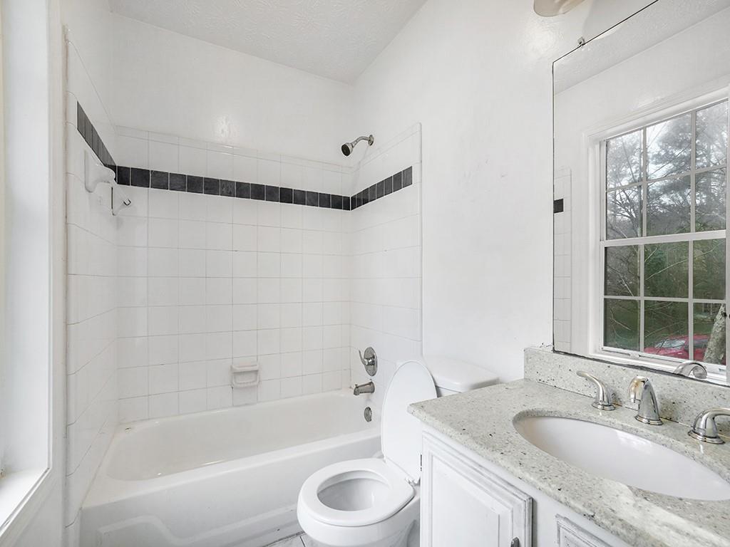 4435 Coopers Creek Drive SE