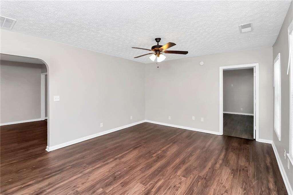 2069 SW Sandtown Road SW