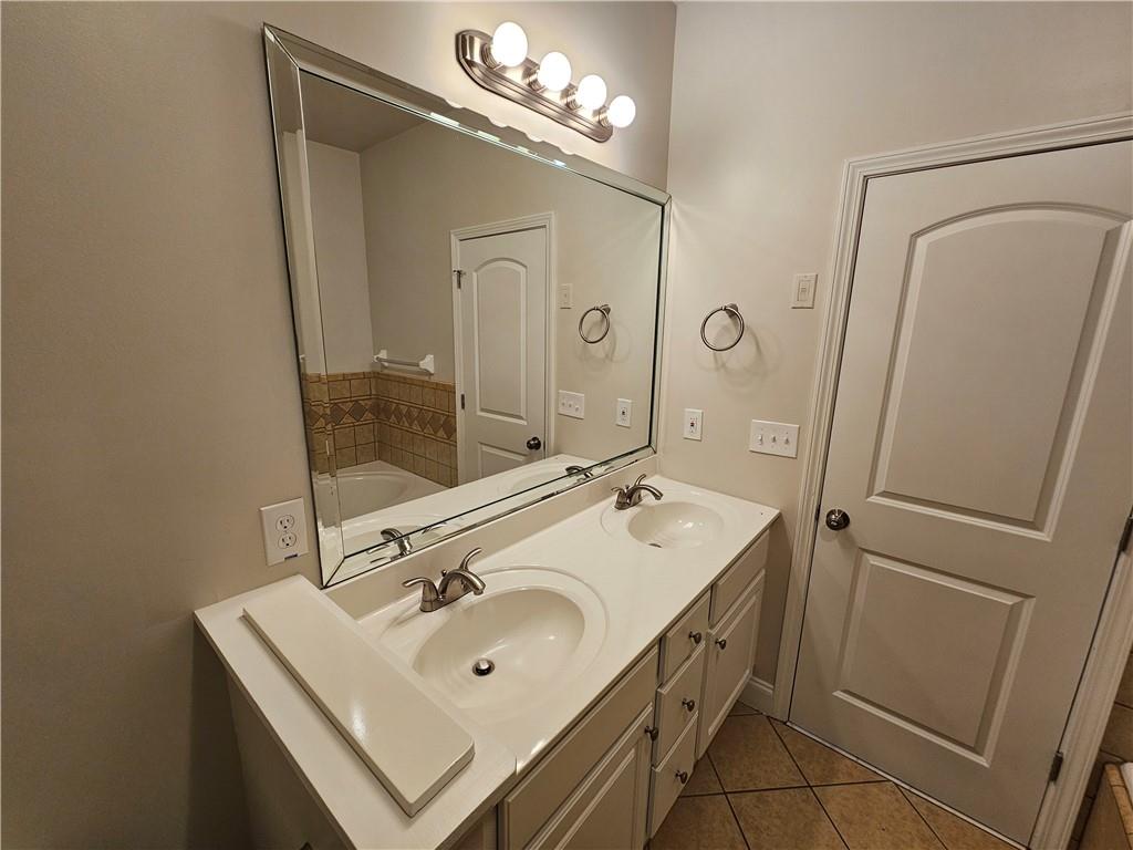 4220 Notting Hill Drive SW