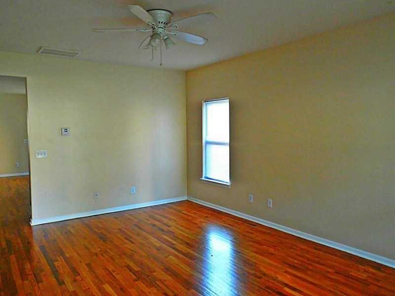 207 Brownlee Road SW