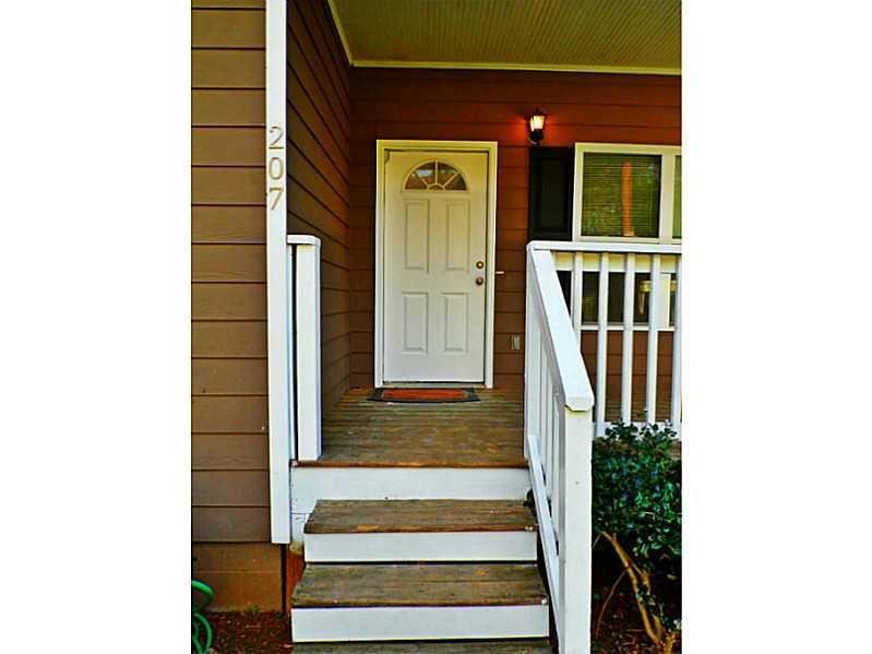 207 Brownlee Road SW