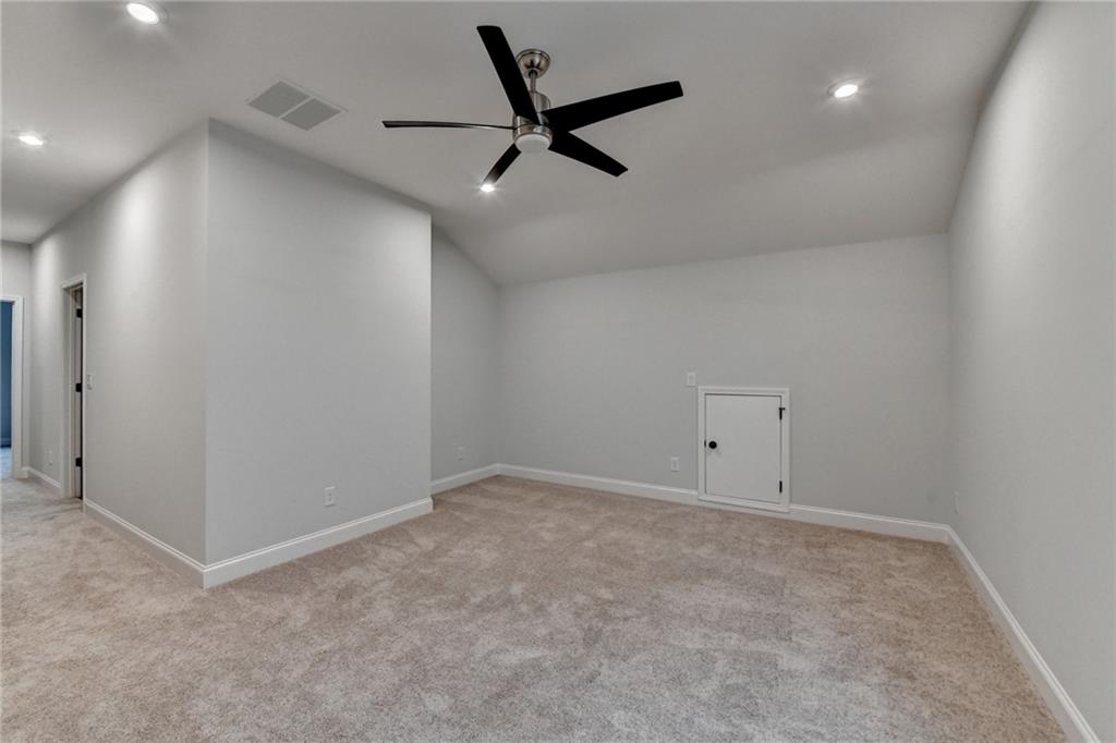 2505 Whistler Way NE