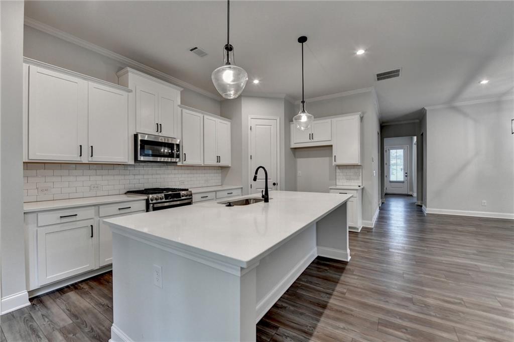 2505 Whistler Way NE