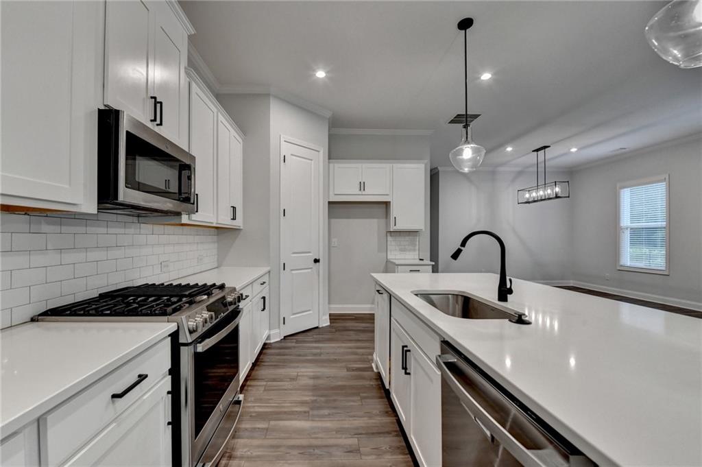 2505 Whistler Way NE