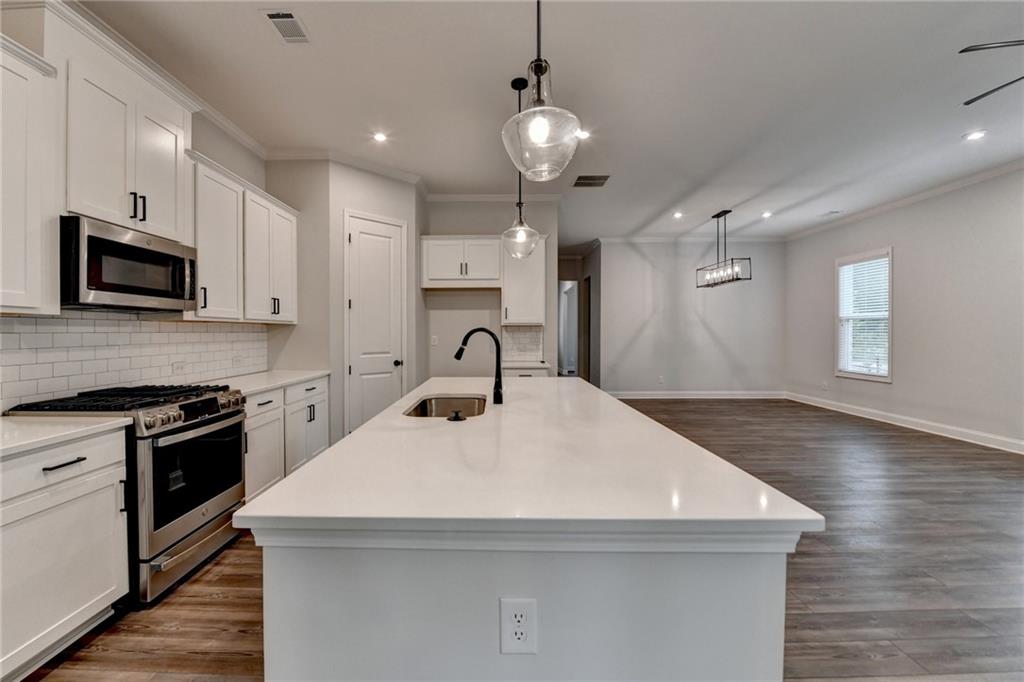 2505 Whistler Way NE