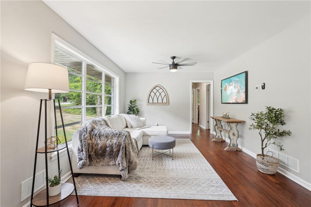 1120 Starline Drive SE