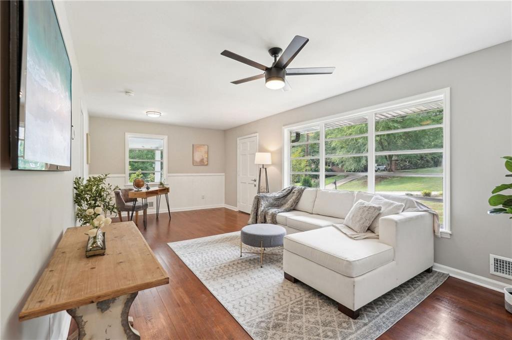 1120 Starline Drive SE