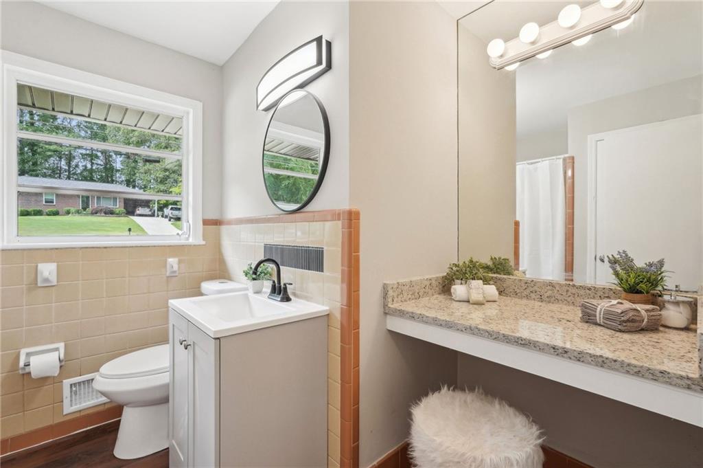 1120 Starline Drive SE