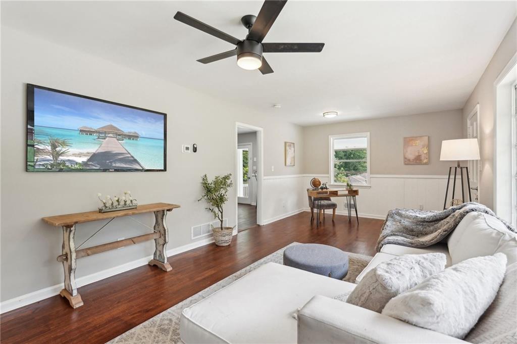 1120 Starline Drive SE