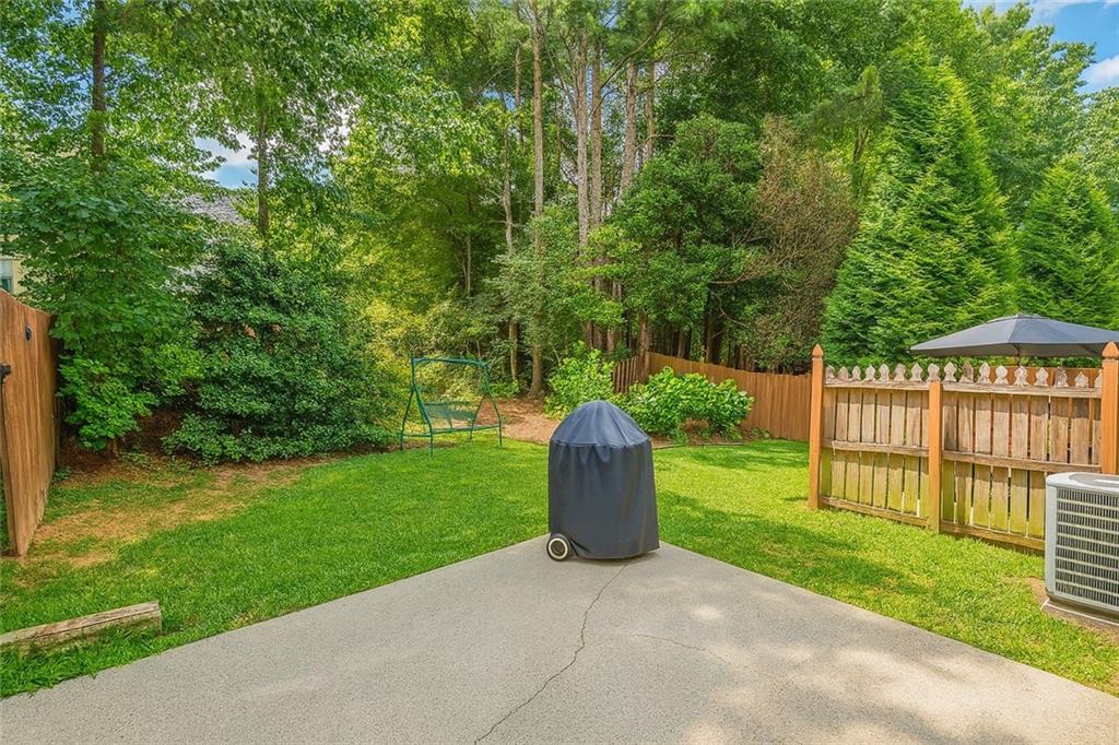 912 Edgewater Circle
