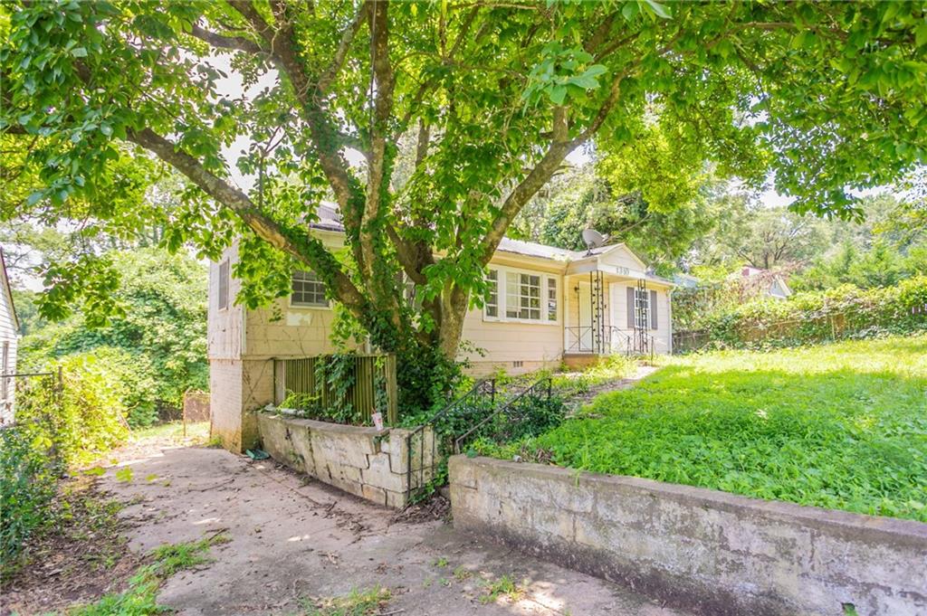 1310 Kenilworth Drive SW