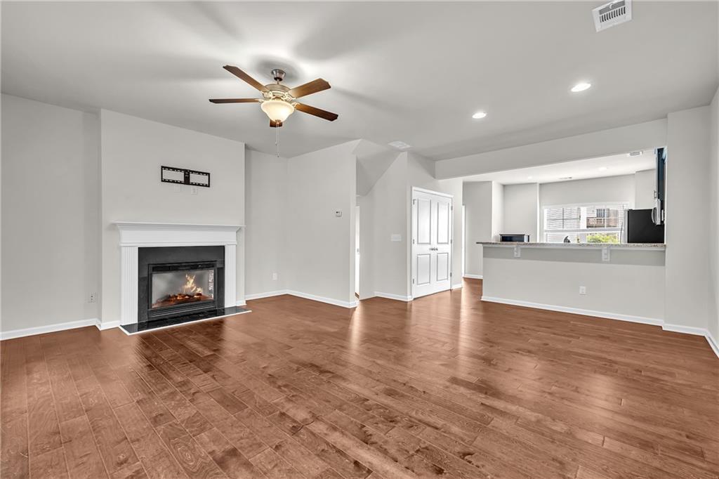 893 Society Circle SW