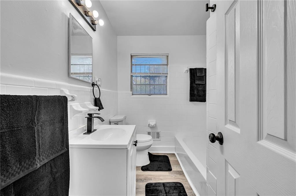 2356 County Line Road SW