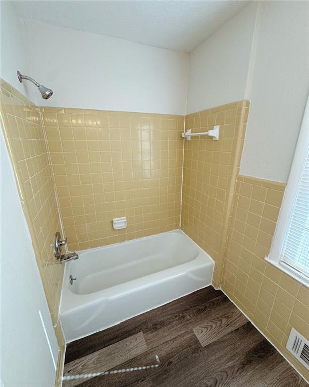 1016 Waterside Drive SE