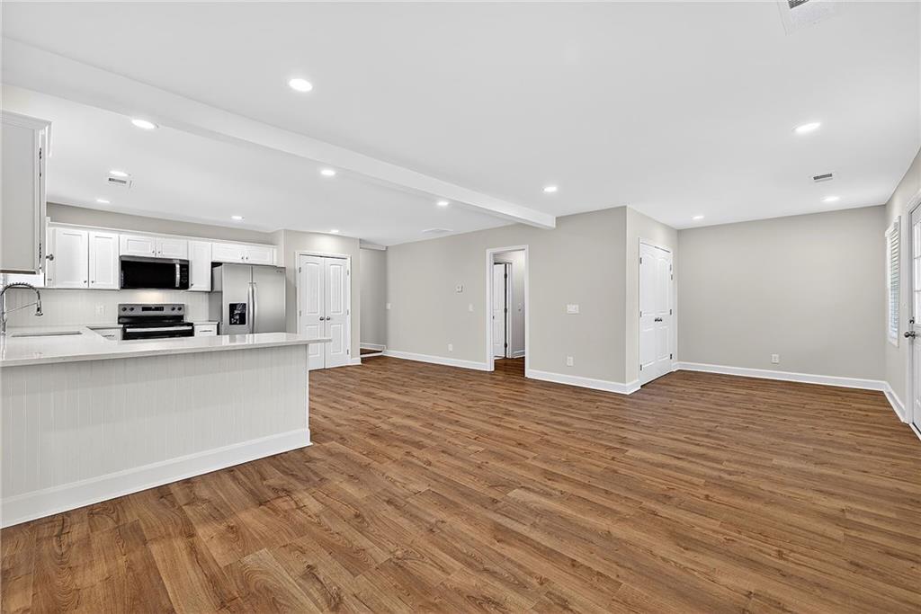 955 Columbia Drive