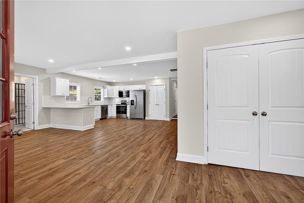 955 Columbia Drive