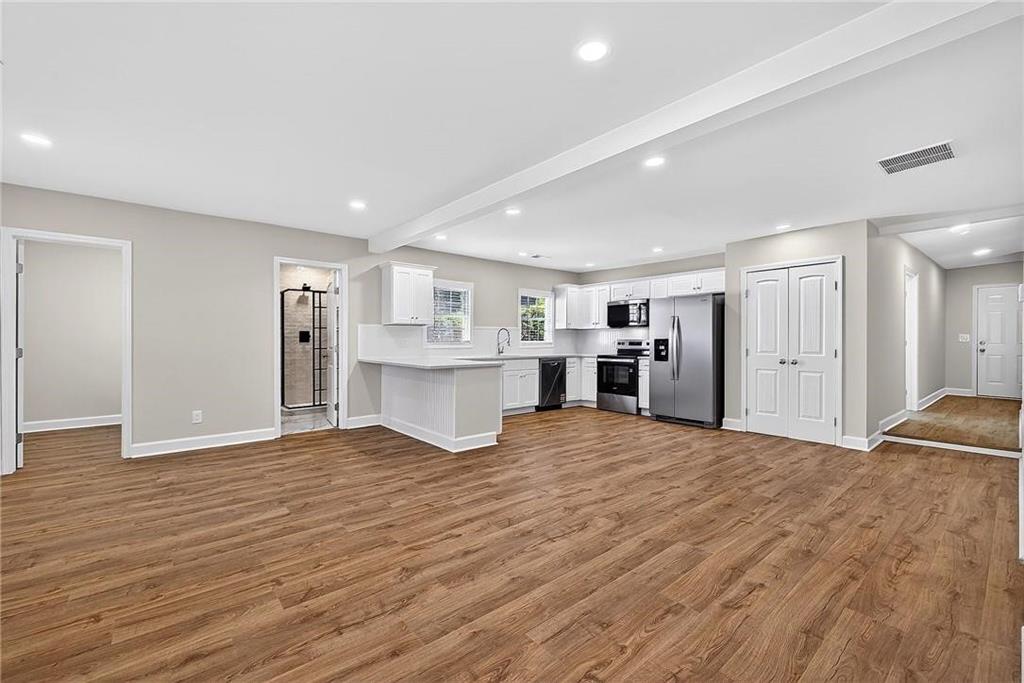 955 Columbia Drive