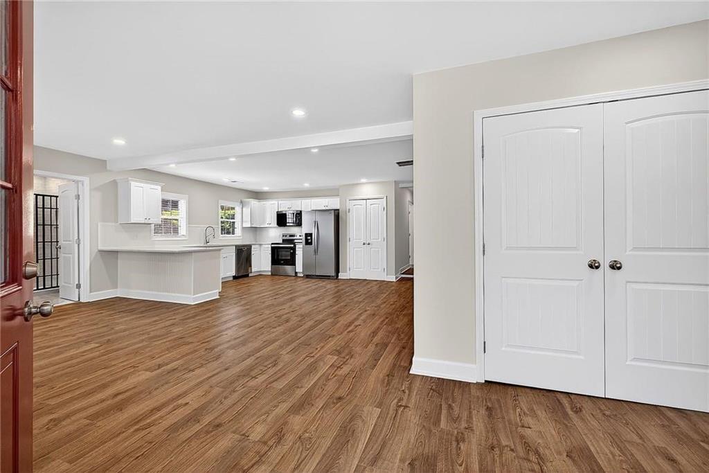 955 Columbia Drive