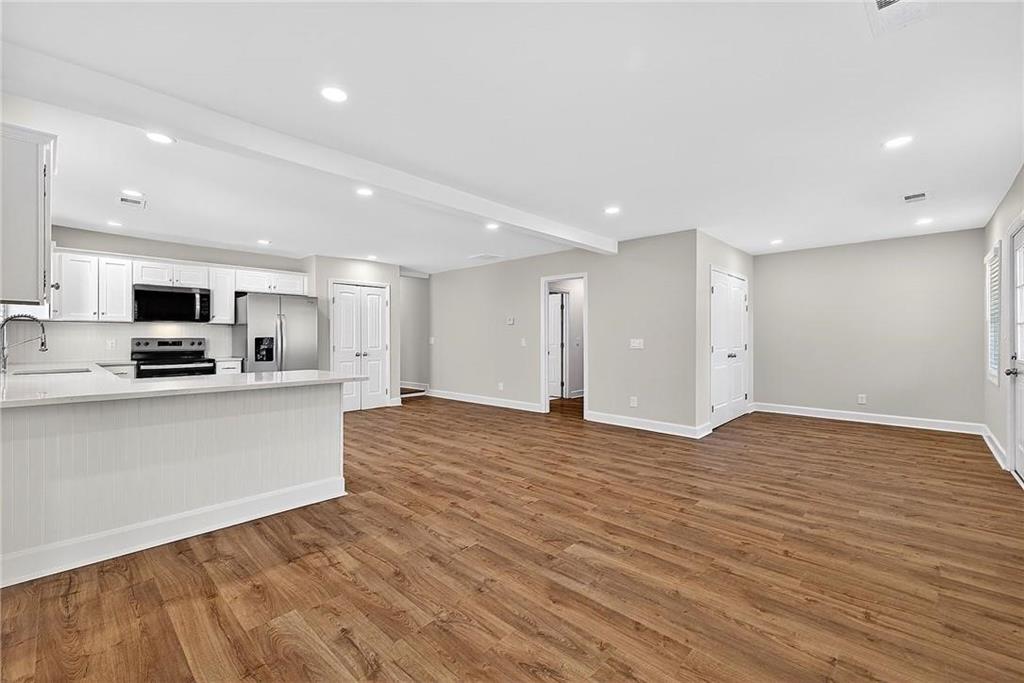 955 Columbia Drive
