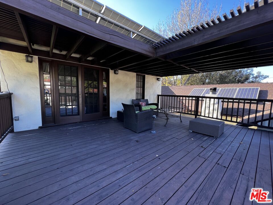 1364 Justin Ave
